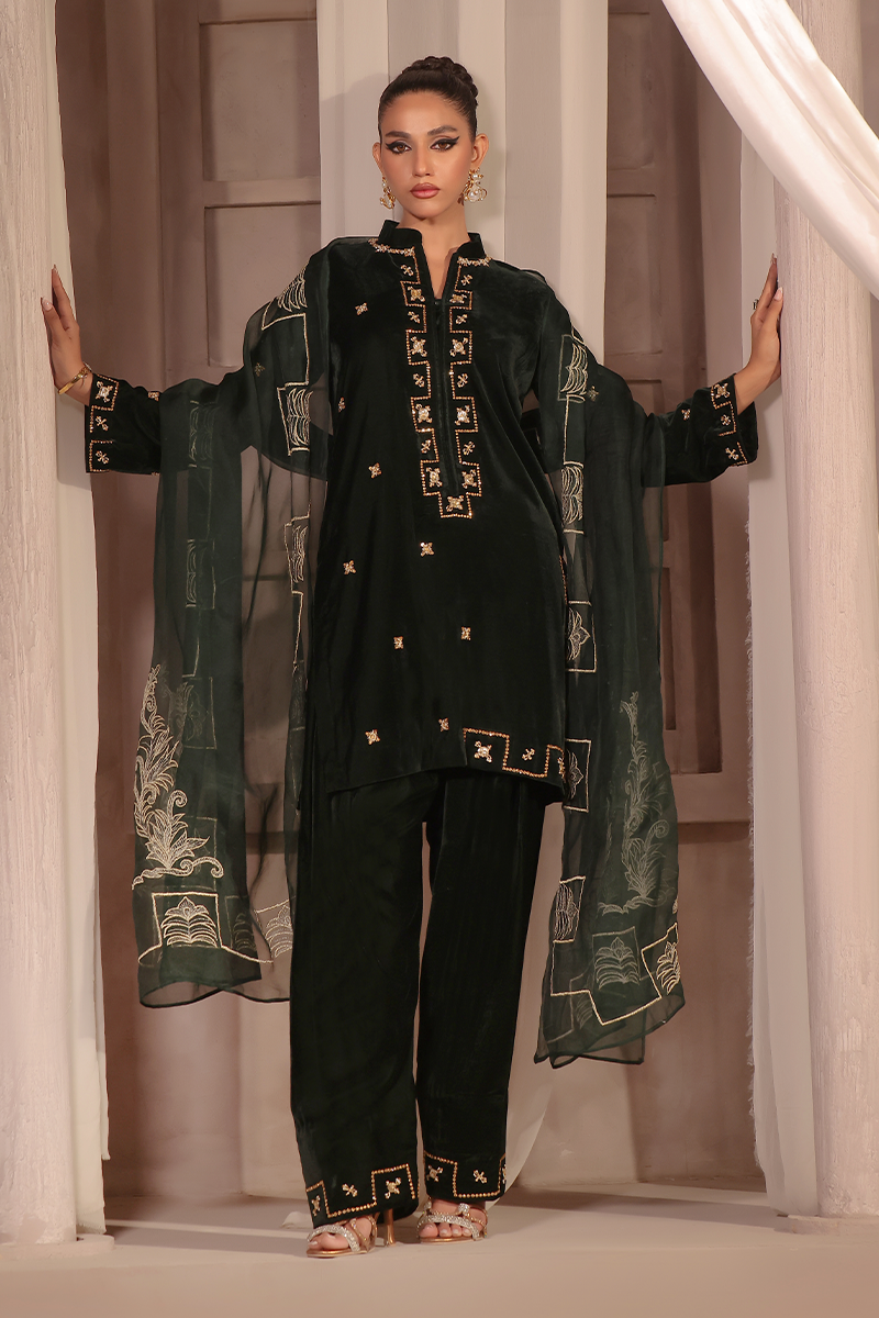 Mona Imran | Riona Velvet Affair | Hiraya