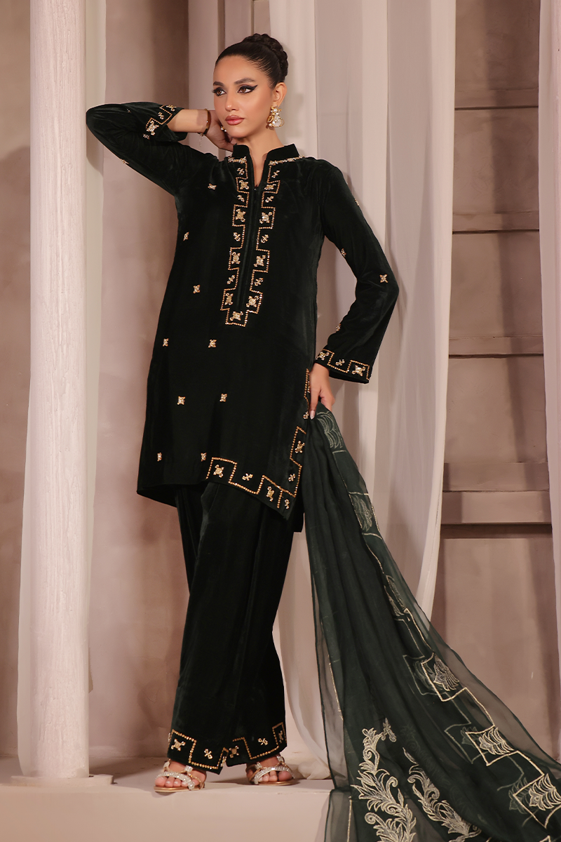 Mona Imran | Riona Velvet Affair | Hiraya