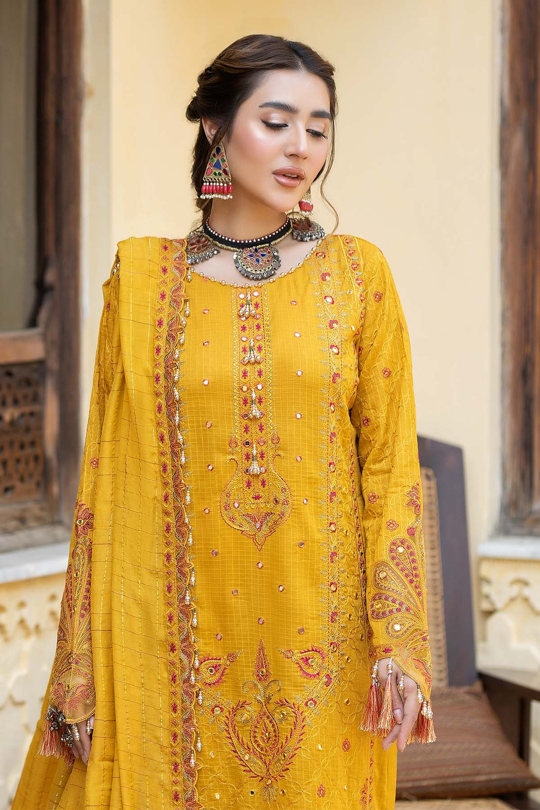 Raeesa Premium | Pankh Luxury Lawn | P -01