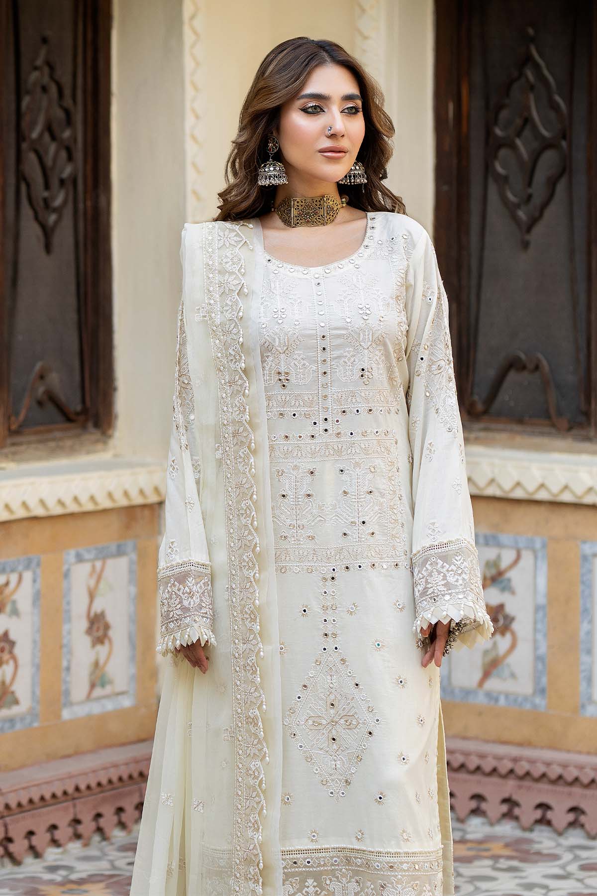 Raeesa Premium | Pankh Luxury Lawn | P -08