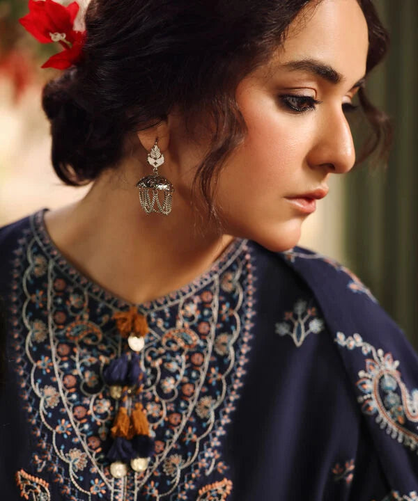 Sapphire | Fall Winter 25 | 3 Piece - Embroidered Cotton Karandi Suit 0U3PESD25V82