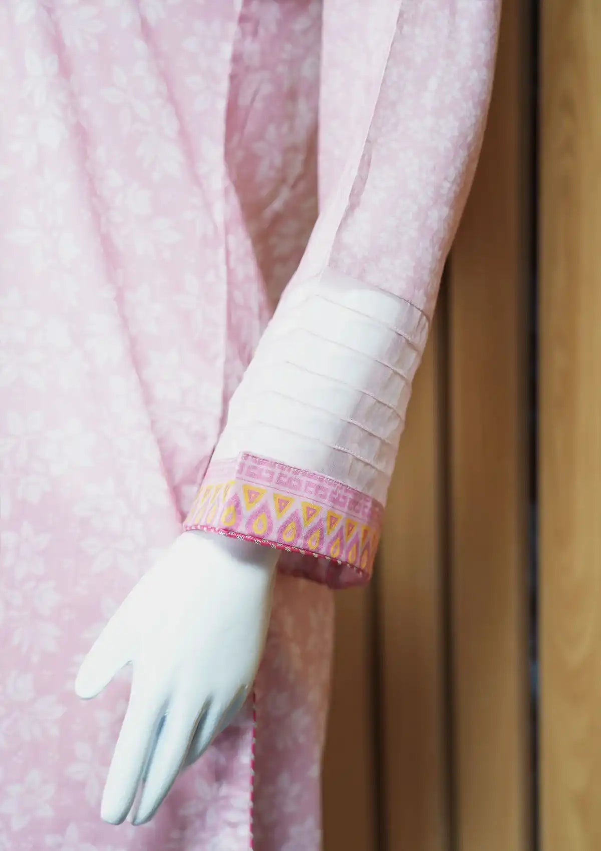 Winter Collection - Madiha Jahangir - Gulmira - Cambric - 3 pcs - D#07 - Official Madiha Jahangir - Agha Fabrics UK