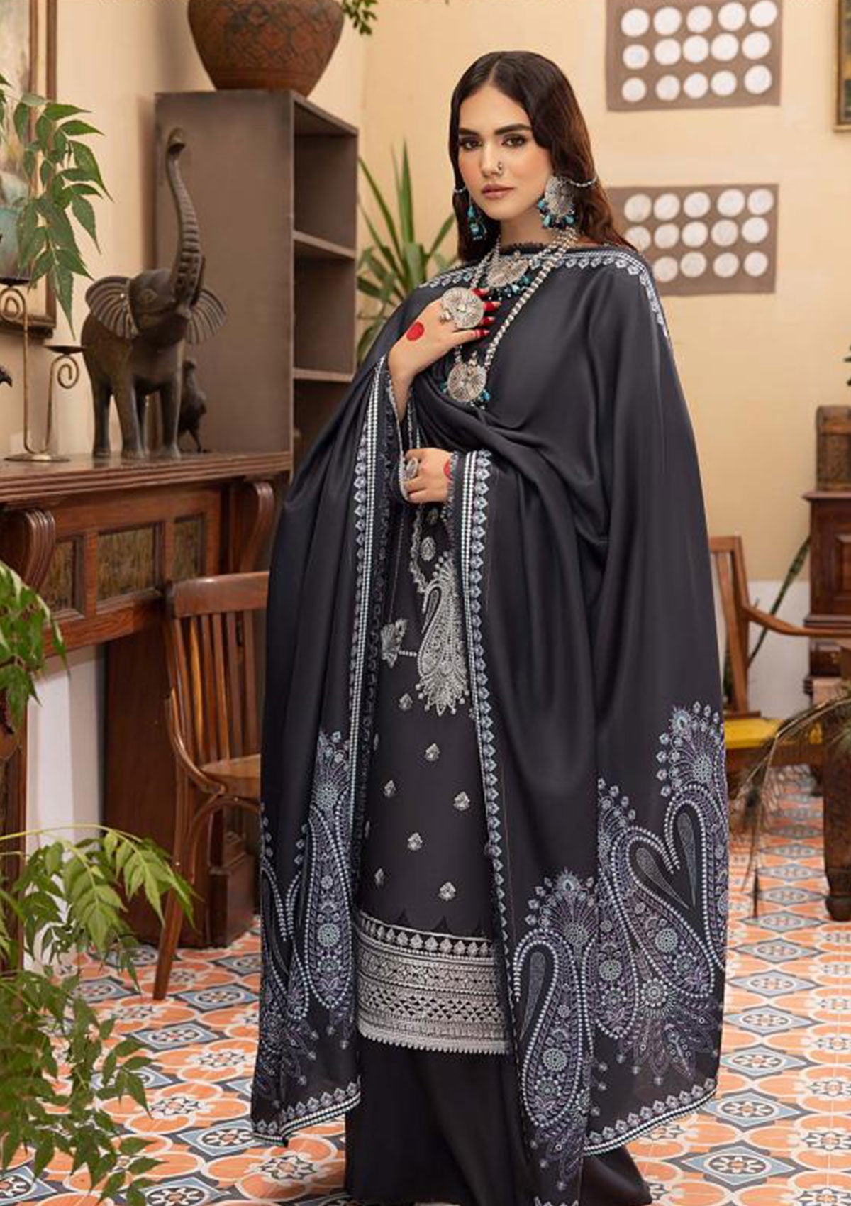 Winter Collection - Mahnur - Masakali - D# 05 B - Official Mahnur - Agha Fabrics UK