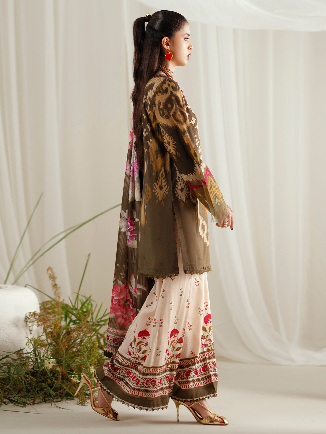 Bin Ilyas | Eres Bonita Viscose 25 | 1102-B - Official Bin Ilyas - Agha Fabrics UK