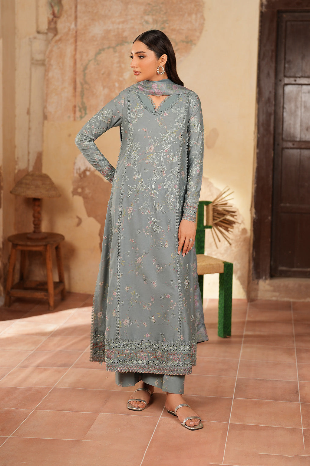 Iznik | Winter 25 | IPF-10 - Official Iznik - Agha Fabrics UK