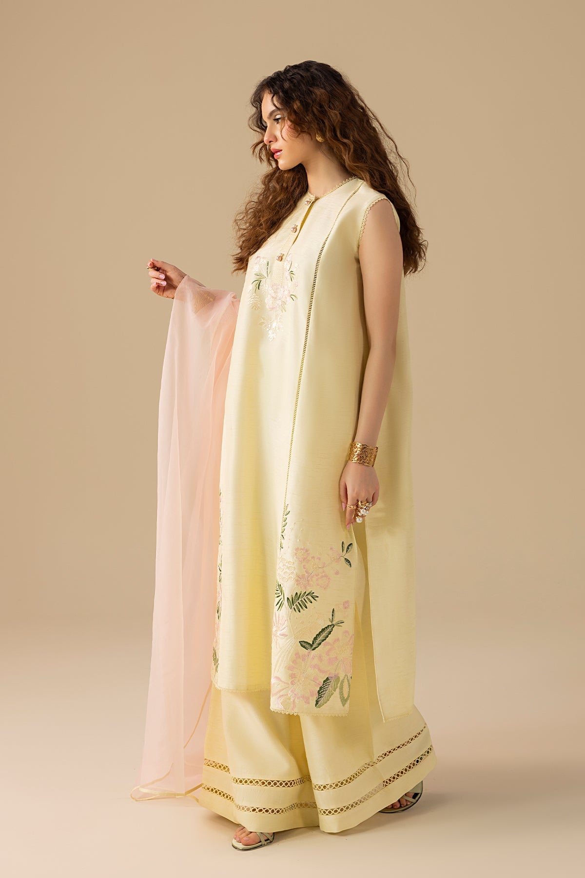 Erum Khan | Lillia Summer Edit | Butter Daze