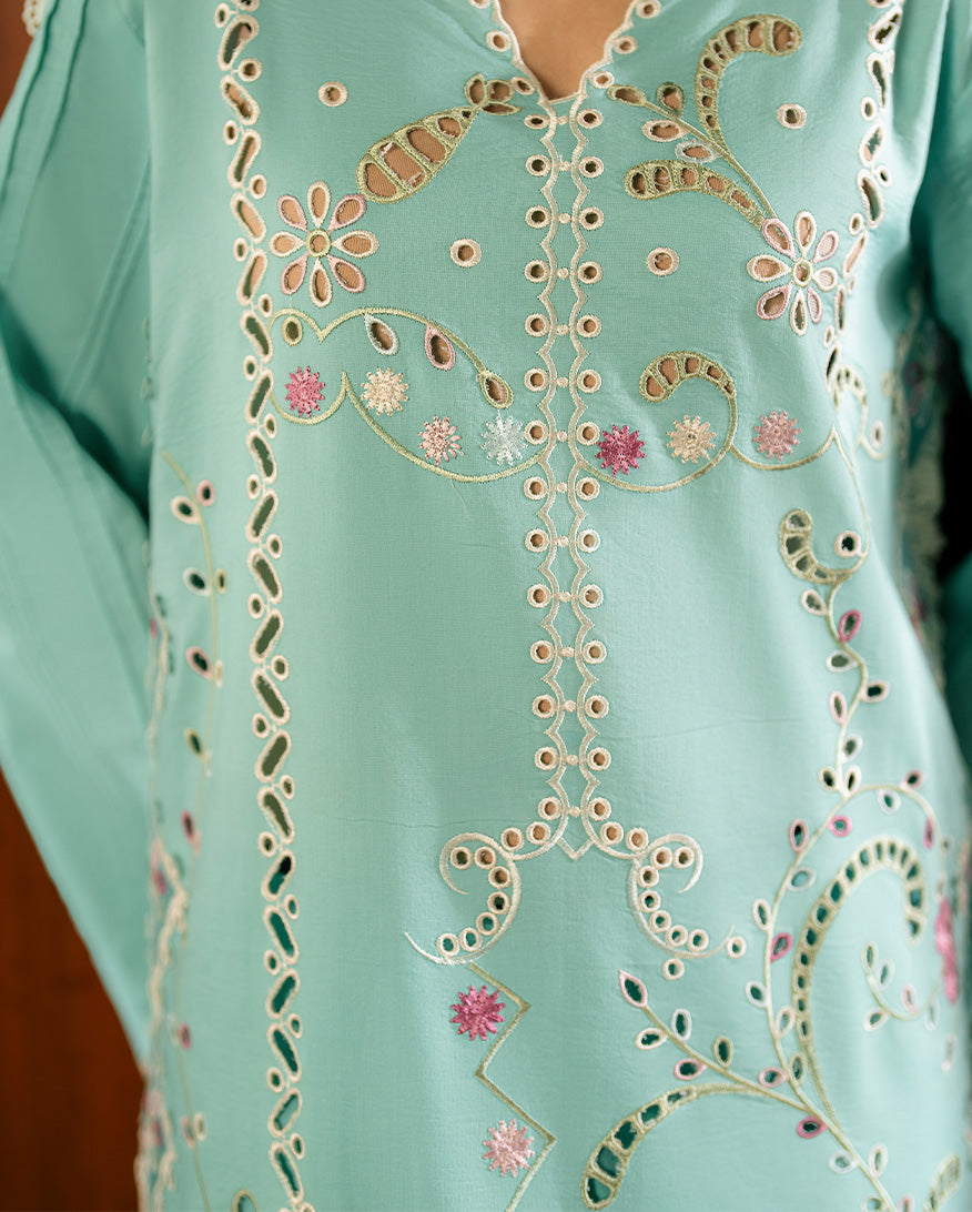 Roheenaz | Aashiyana Lawn | Dania