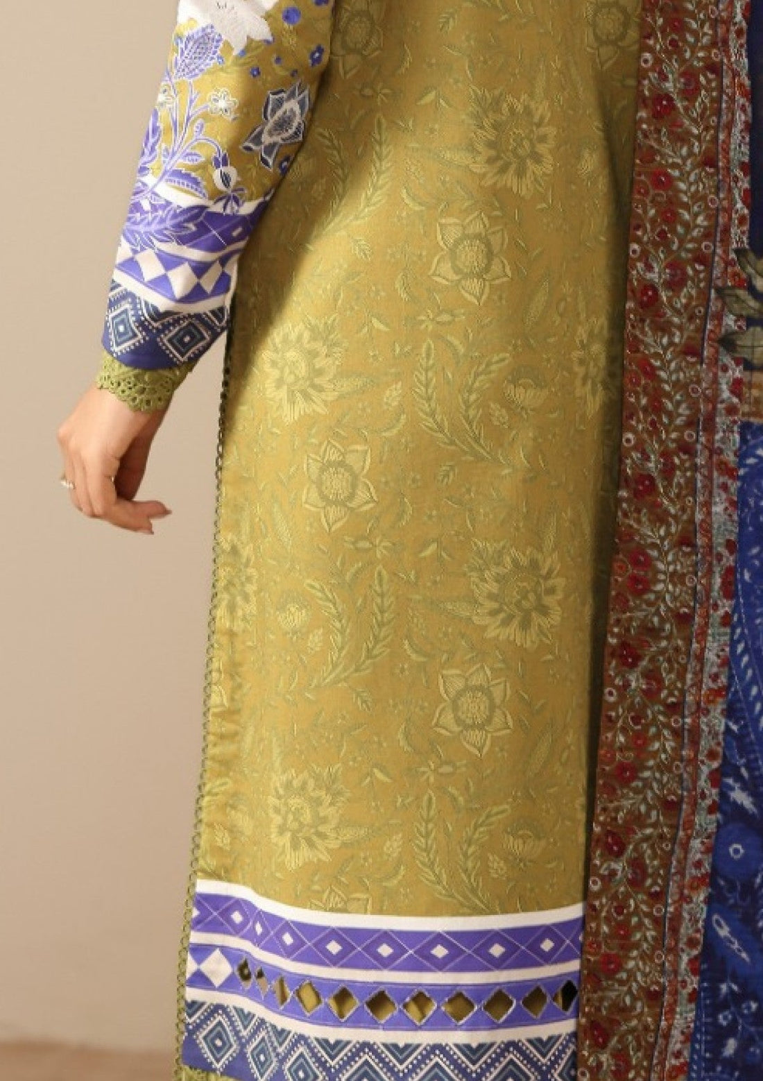 Lawn - Roheenaz - Pareesa 25 - Printed Cambric - RNZ#06B - MIRHA