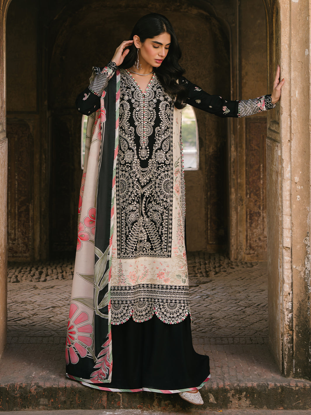 Bin Ilyas | Gulabi Baagh Winter 24 | 156 B