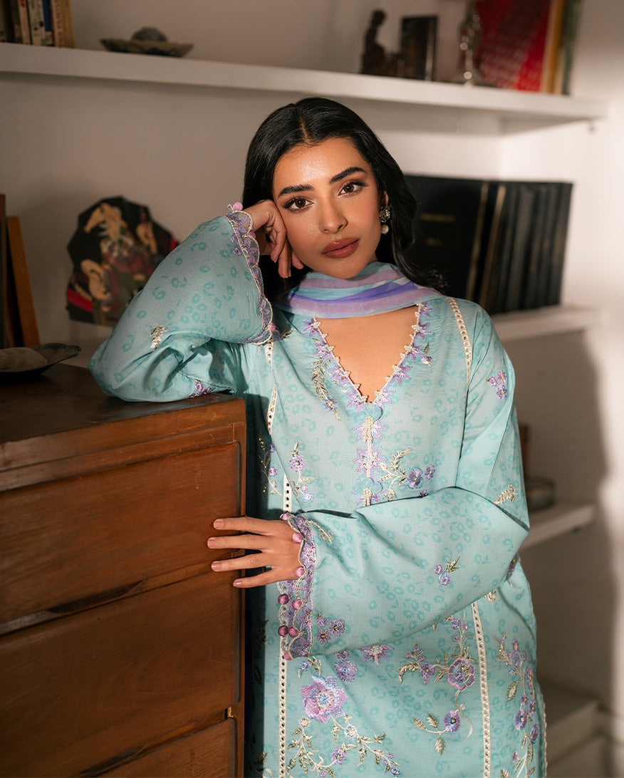 Roheenaz | Aashiyana Lawn | Minal