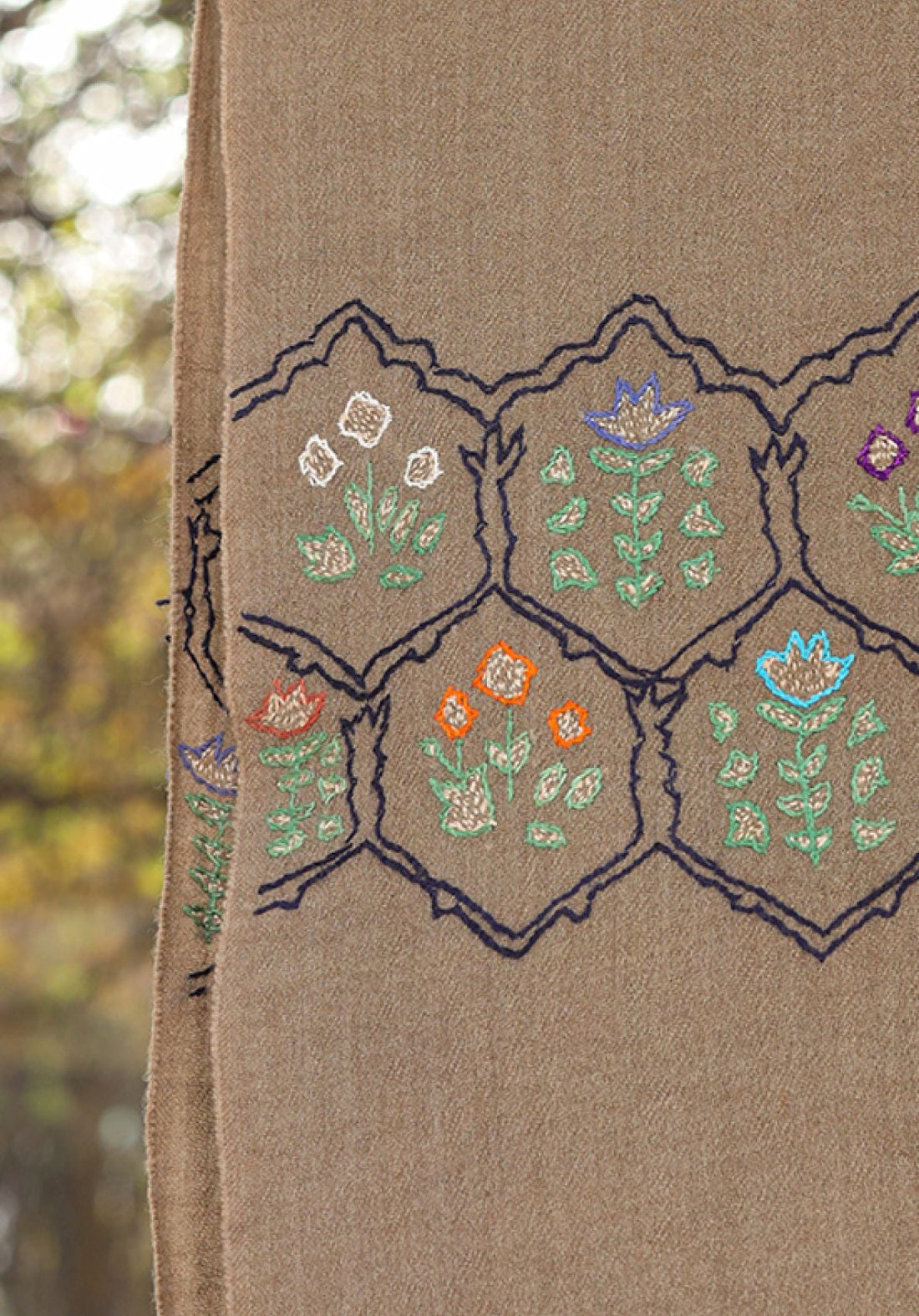 Wool Needle Work Shawl D - 38 - Mouse