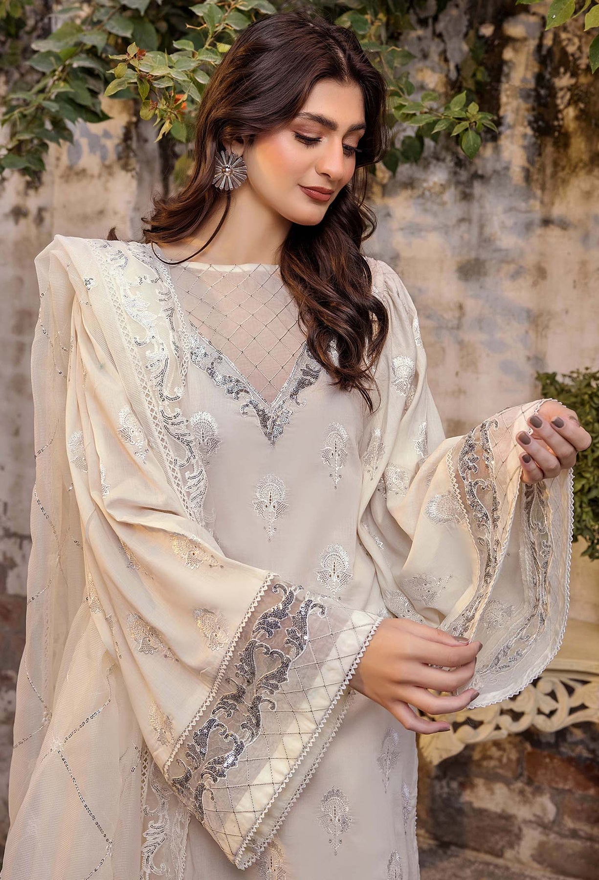 Adans Libas | Inara 25 | CHIKANKARI 4771 - Official Adans Libas - Agha Fabrics UK