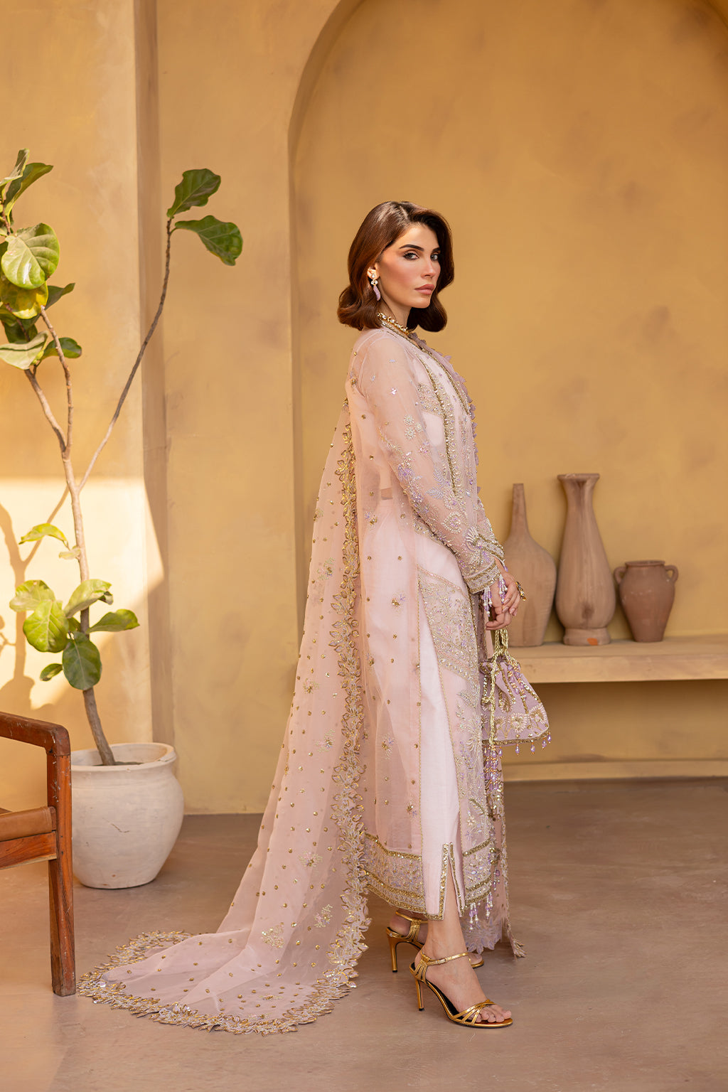 Emaan Adeel I Regalia Luxury Formals I VELOURA