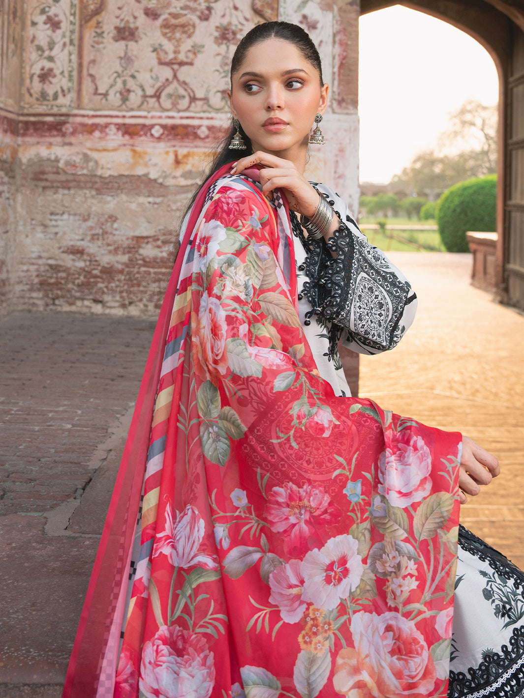 Bin Ilyas | Naqsh Naaz Luxury Lawn 25 | 2082 - A - Official Bin Ilyas - Agha Fabrics UK