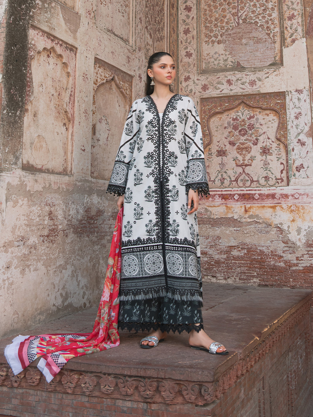 Bin Ilyas | Naqsh Naaz Luxury Lawn 25 | 2082 - A - Official Bin Ilyas - Agha Fabrics UK