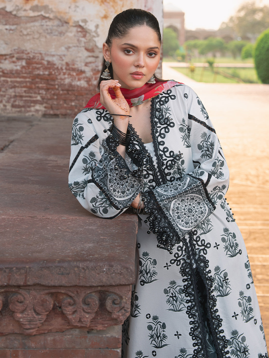 Bin Ilyas | Naqsh Naaz Luxury Lawn 25 | 2082 - A - Official Bin Ilyas - Agha Fabrics UK