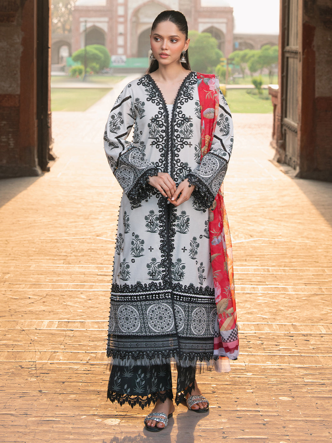 Bin Ilyas | Naqsh Naaz Luxury Lawn 25 | 2082 - A - Official Bin Ilyas - Agha Fabrics UK
