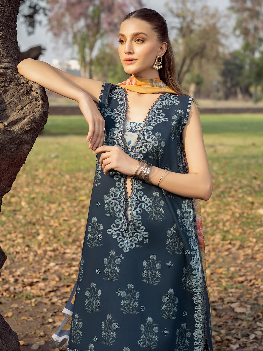 Bin Ilyas | Naqsh Naaz Luxury Lawn 25 | 2082 - B - Official Bin Ilyas - Agha Fabrics UK