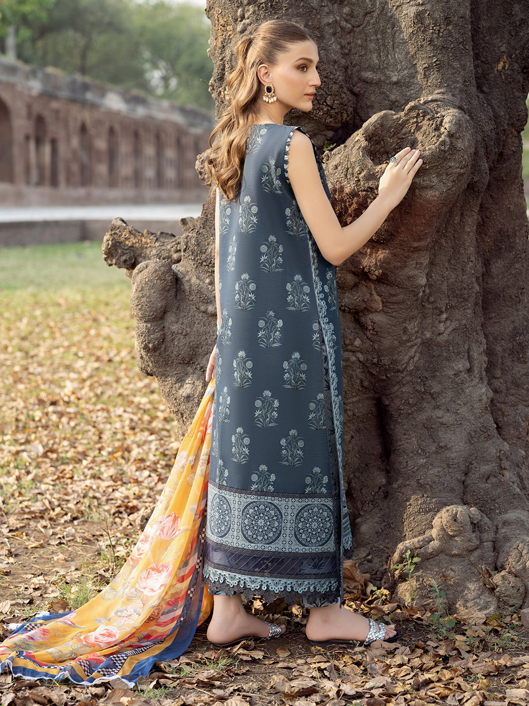 Bin Ilyas | Naqsh Naaz Luxury Lawn 25 | 2082 - B - Official Bin Ilyas - Agha Fabrics UK