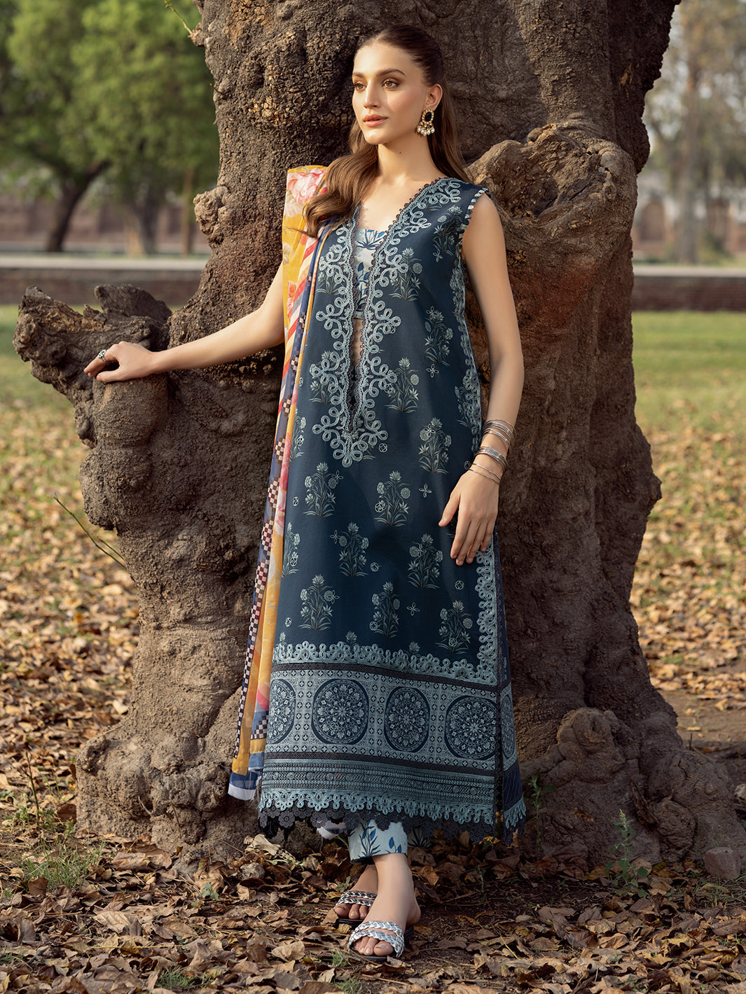 Bin Ilyas | Naqsh Naaz Luxury Lawn 25 | 2082 - B - Official Bin Ilyas - Agha Fabrics UK