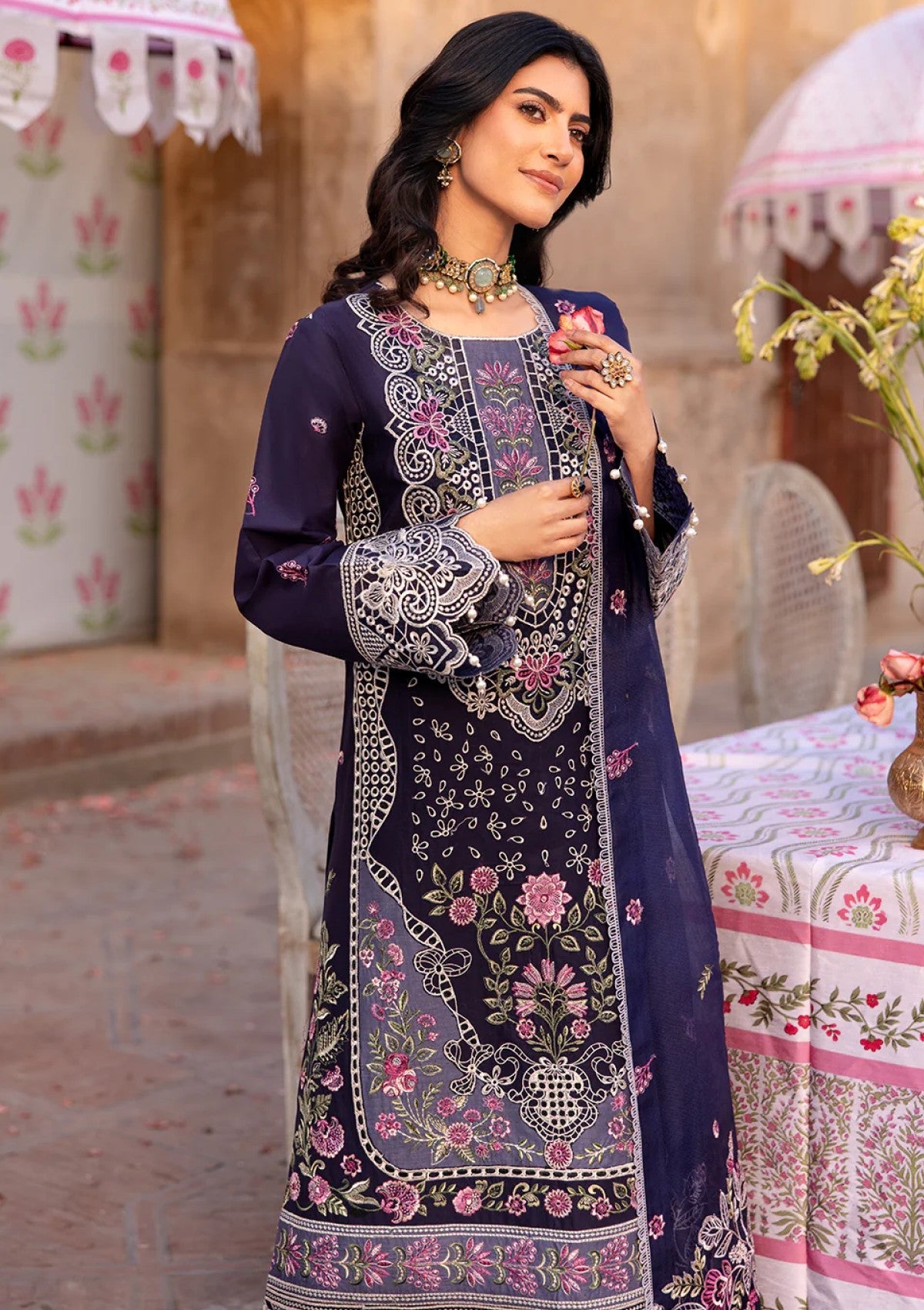 Lawn - Mahnur - Husn e Jahan - MHJ#05 - Serina