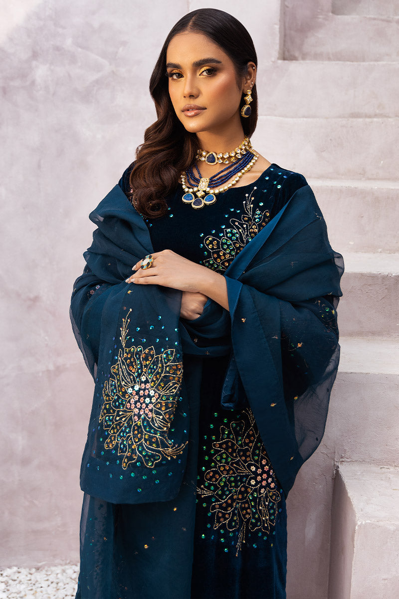 Chic Opicial | Velveteen Luxury Fall Collection | Zaira