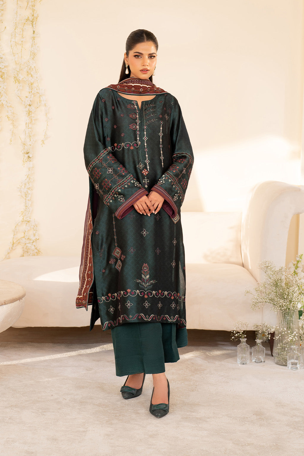 Iznik | Festive Formal | UE-435 Embroidered Pure silk - Official Iznik - Agha Fabrics UK