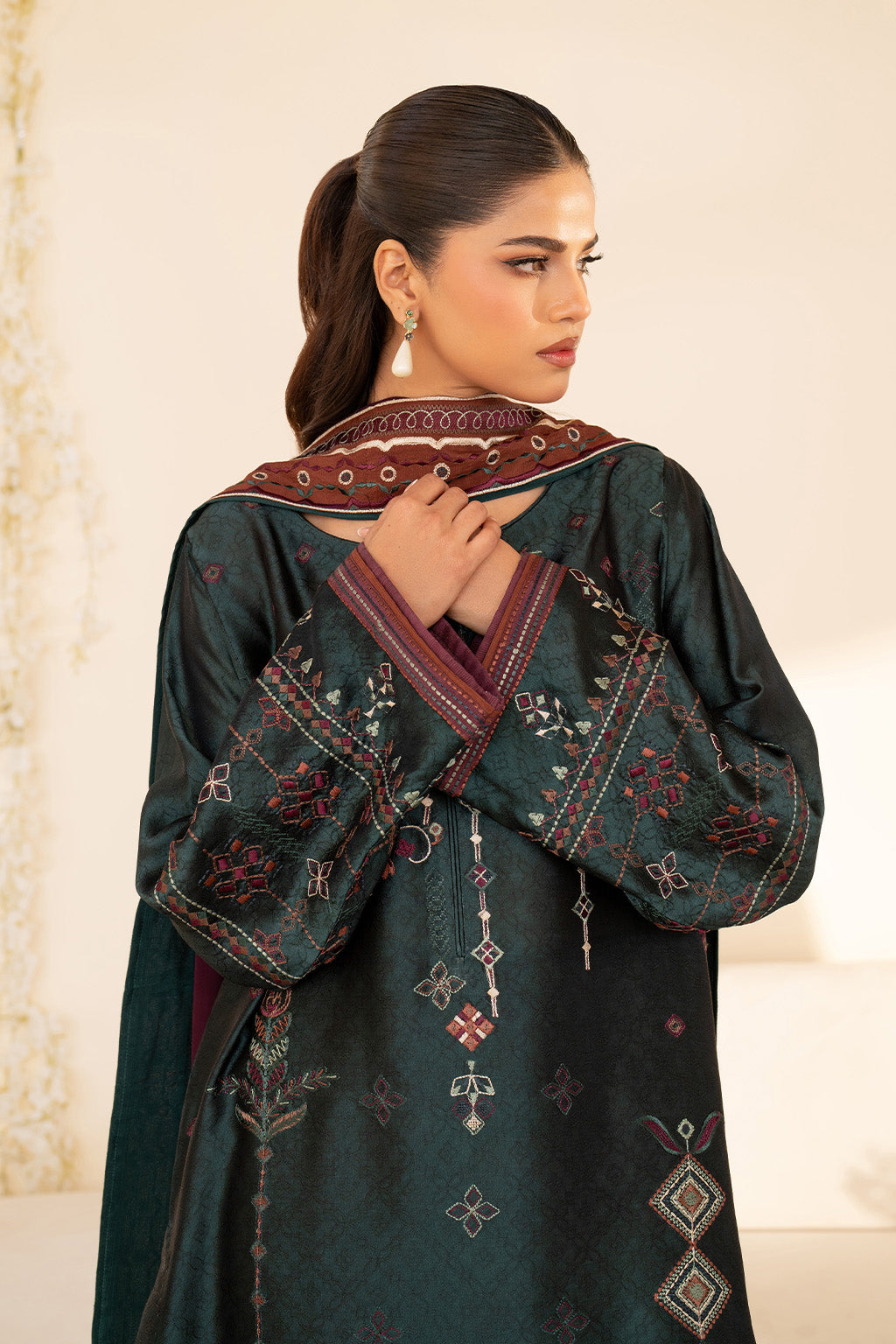 Iznik | Festive Formal | UE-435 Embroidered Pure silk - Official Iznik - Agha Fabrics UK
