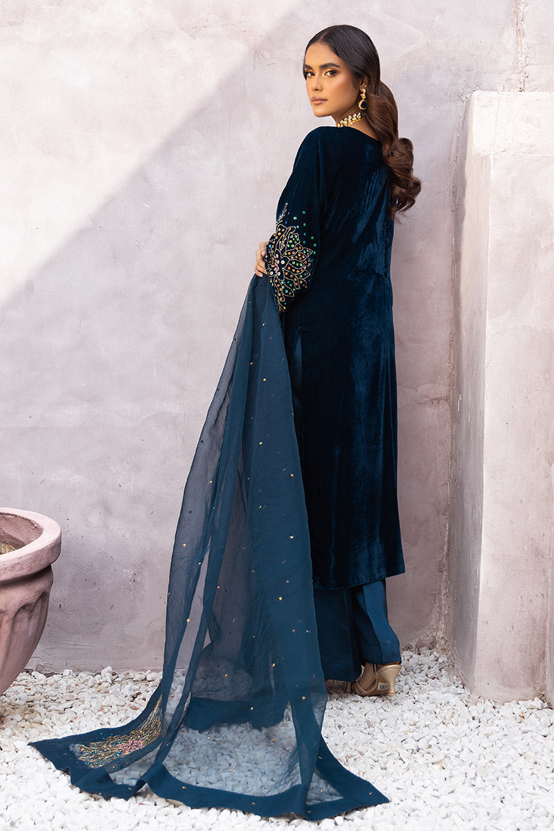 Chic Ophicial | Velveteen Luxury Fall Collection | Zaira