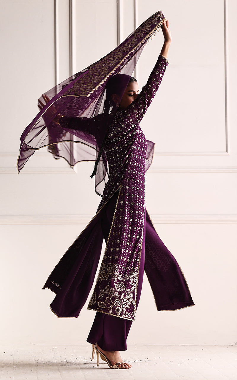 Threads and Motifs | Char Bagh Formals | 9964