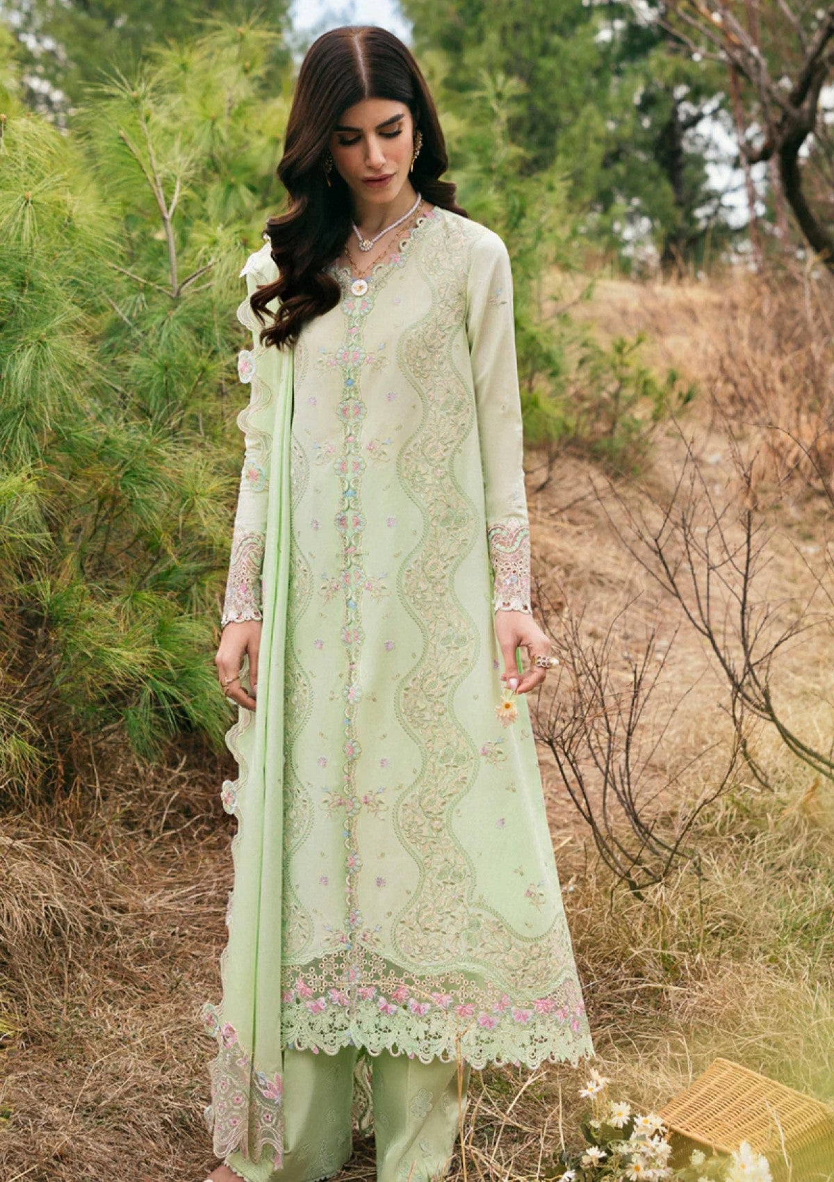 Lawn - Qalamkar - Qlinekari 25 - DC#14 - Meline