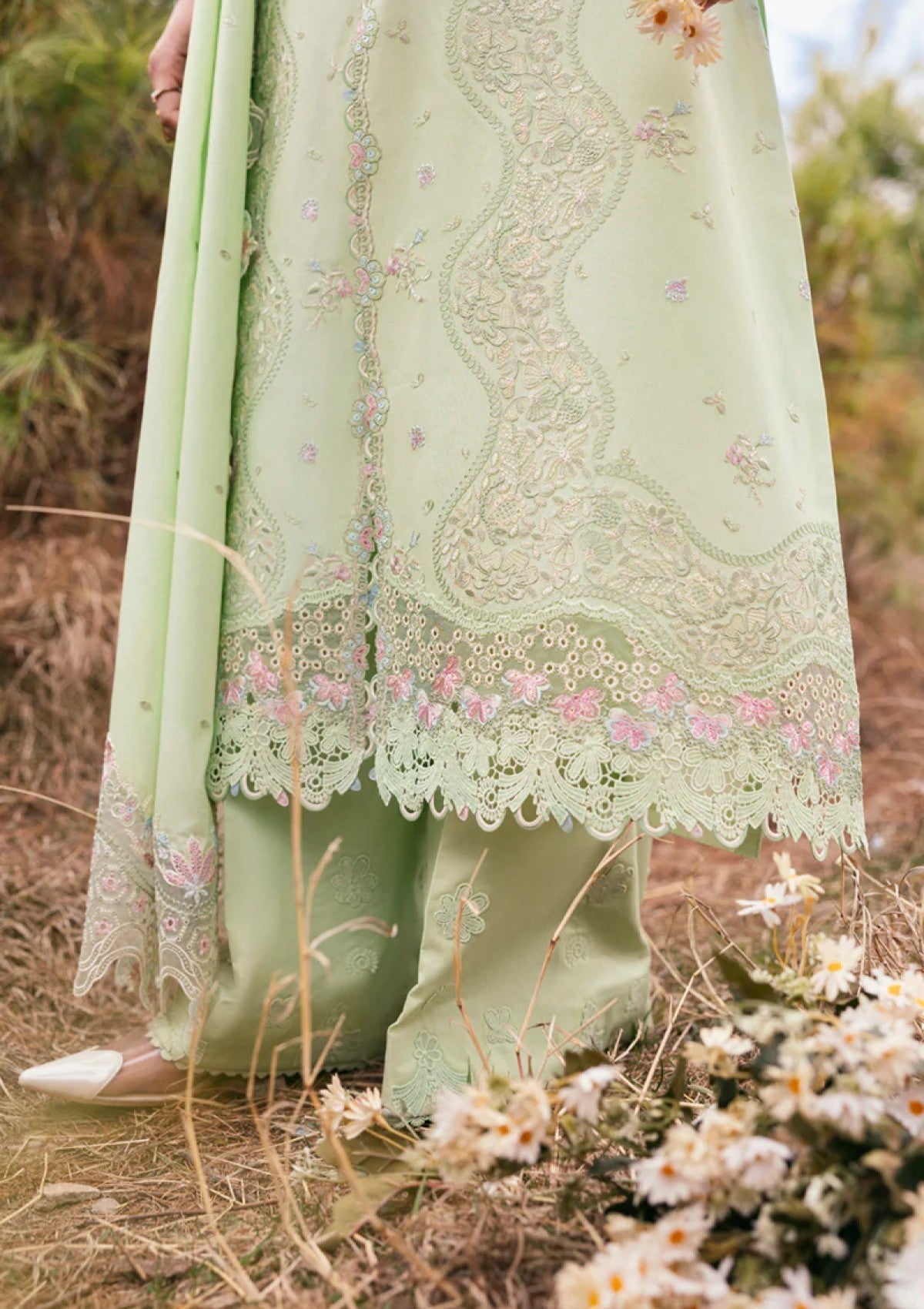 Lawn - Qalamkar - Qlinekari 25 - DC#14 - Meline