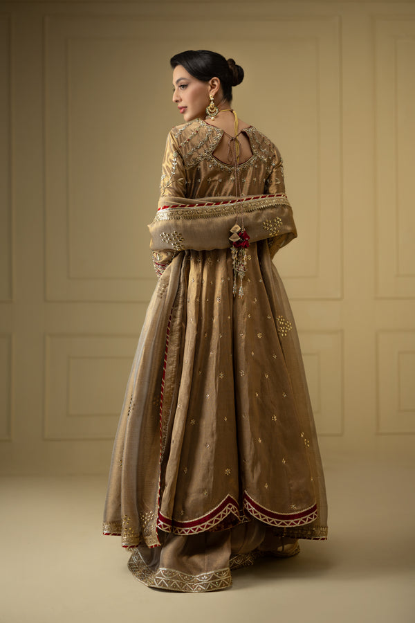 Sana Abbas | Suvi Wedding Formals | SILA