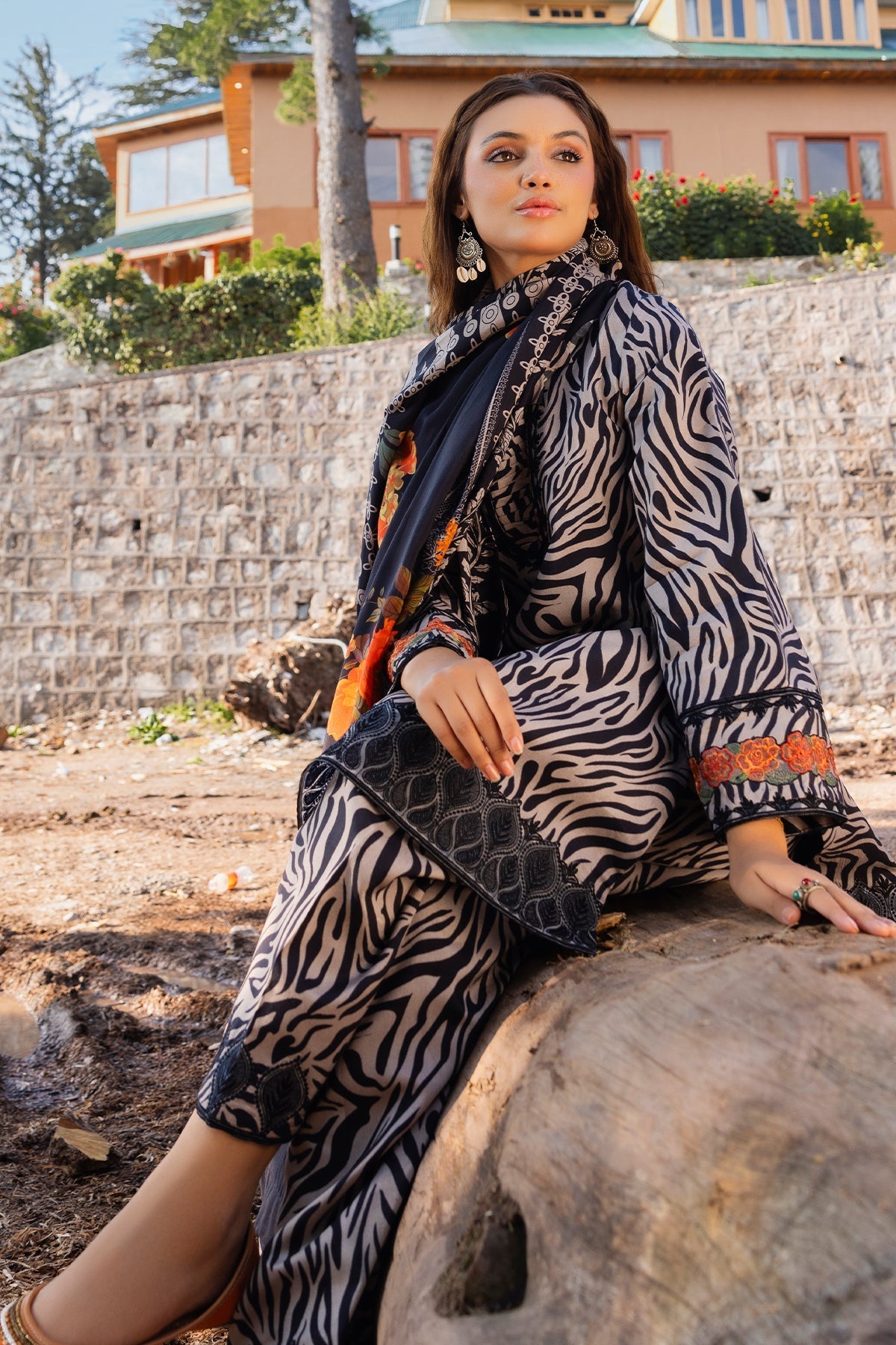 Charizma | Aniiq Embroidered Collection | STAPLE SHAWL ANW4-03 - Official Charizma - Agha Fabrics UK