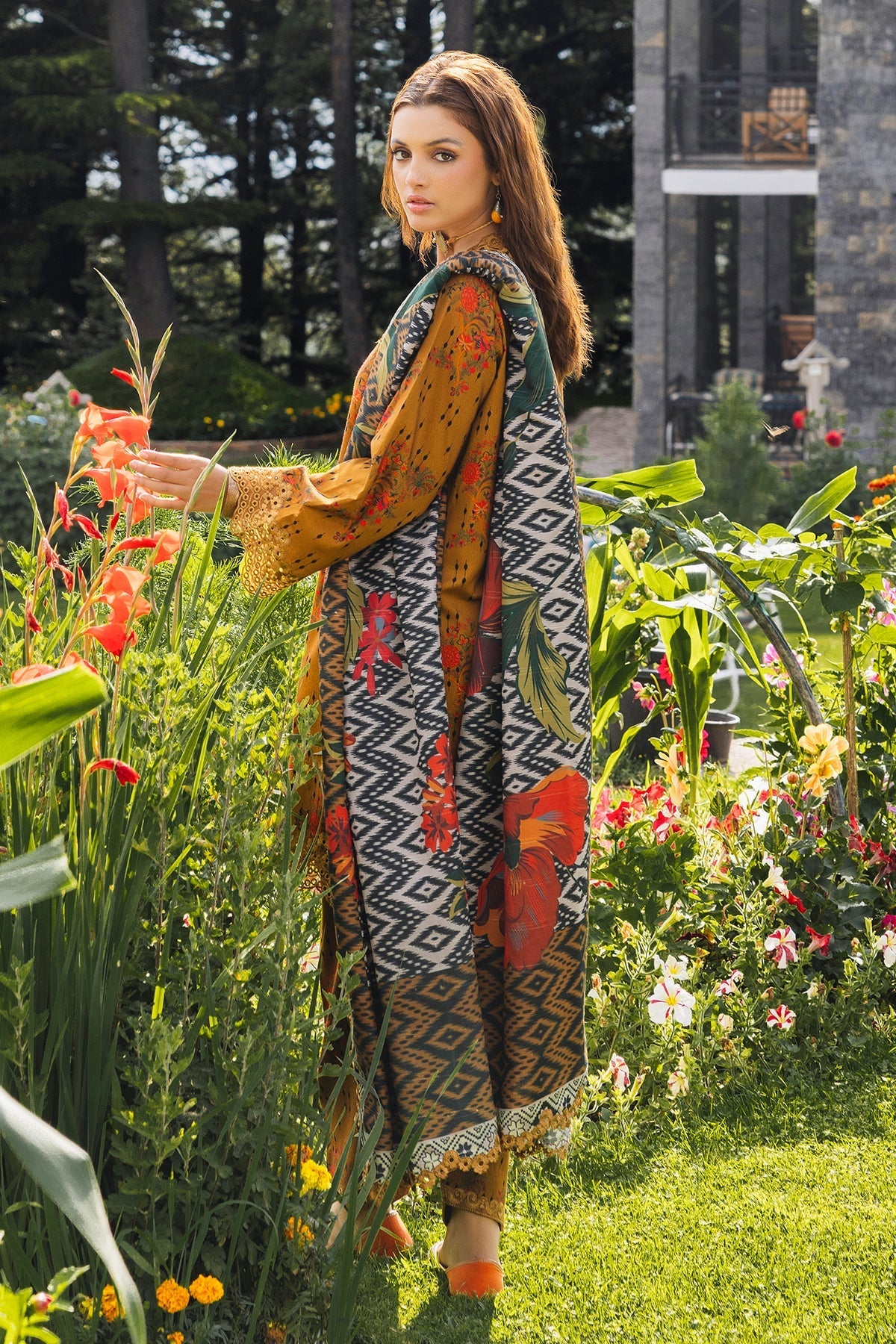 Charizma | Aniiq Embroidered Collection | STAPLE SHAWL ANW4-02 - Official Charizma - Agha Fabrics UK