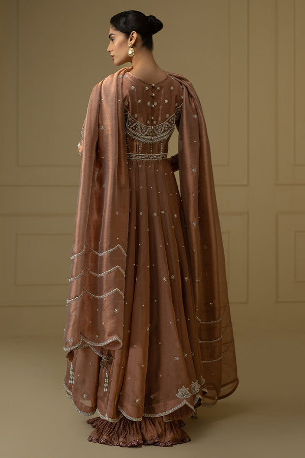 Sana Abbas | Suvi Wedding Formals | NUR