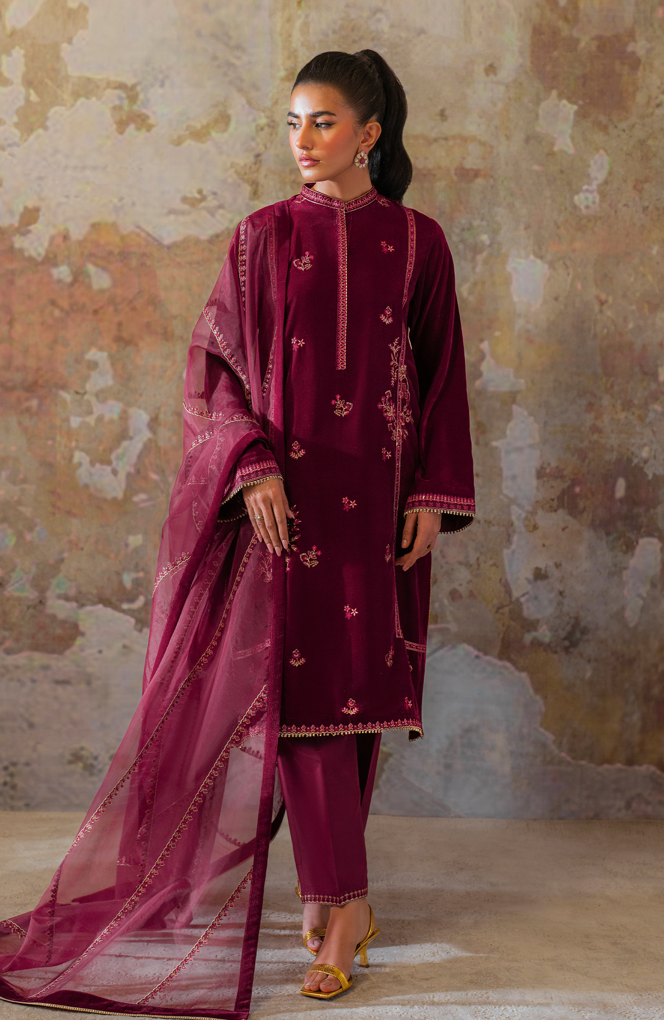 Seran | Velmor Velvet 24 | MULBERY
