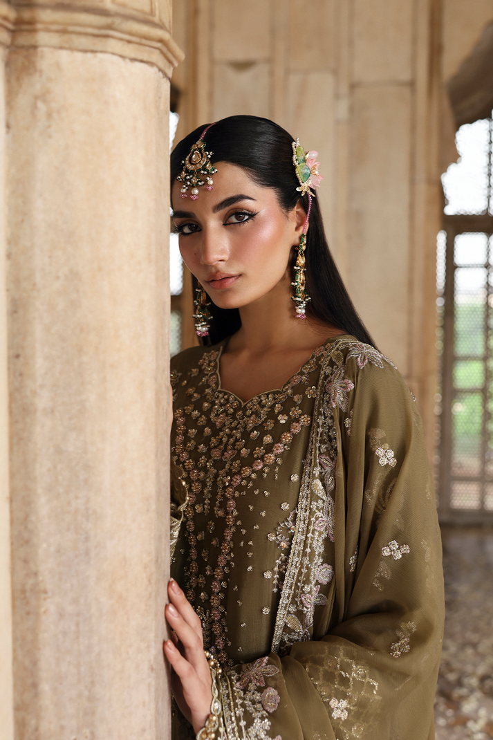 Emaan Adeel | Romansiyyah Luxury Formals | OLIVEA