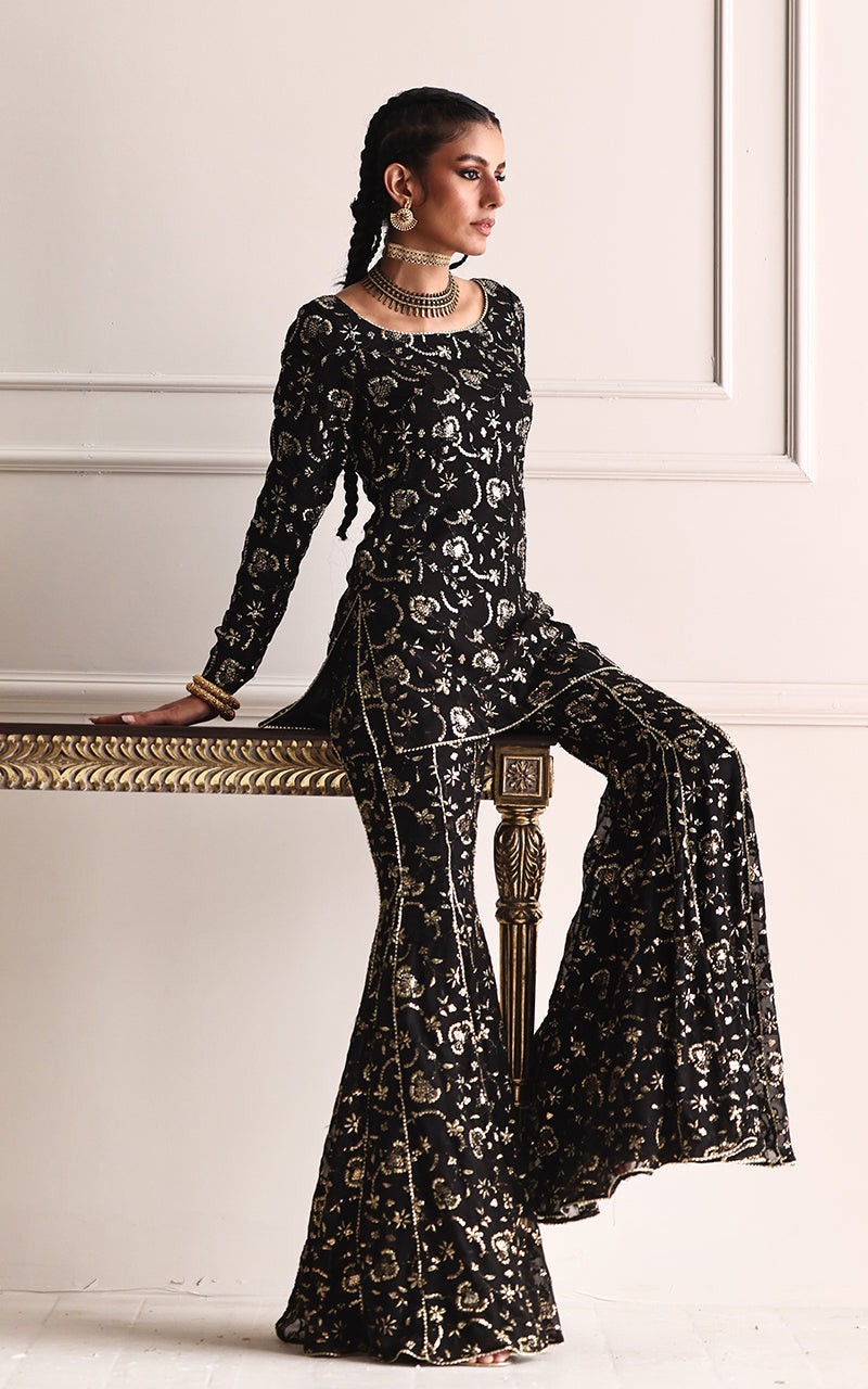 Threads and Motifs | Char Bagh Formals | 9965