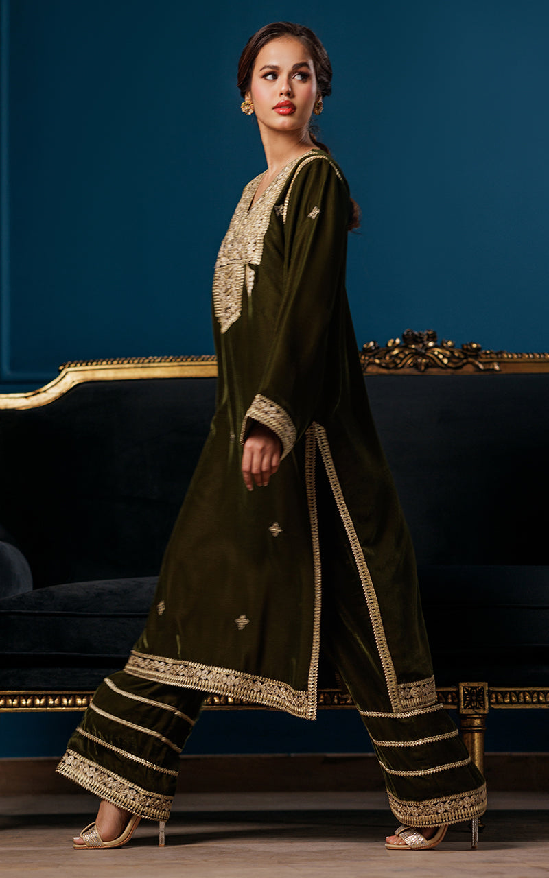 Threads and Motifs | Velvet Collection 25 | 2PC TV-09