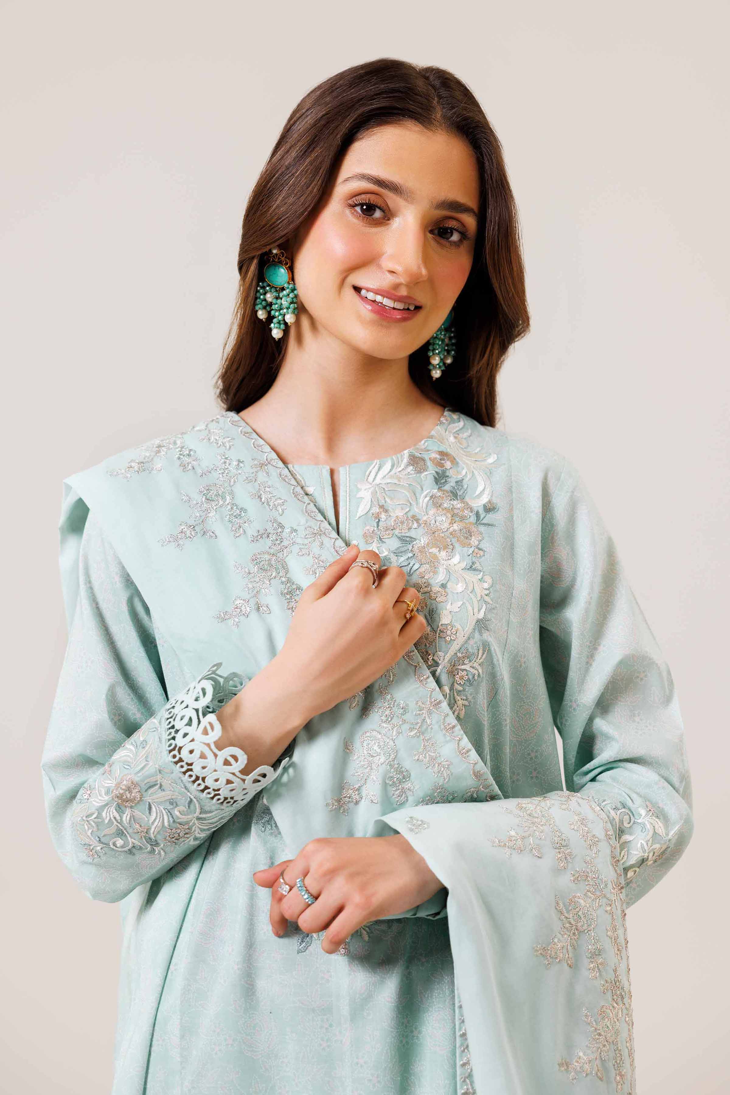 Nishat | Cross Season Edit | 42401988-1