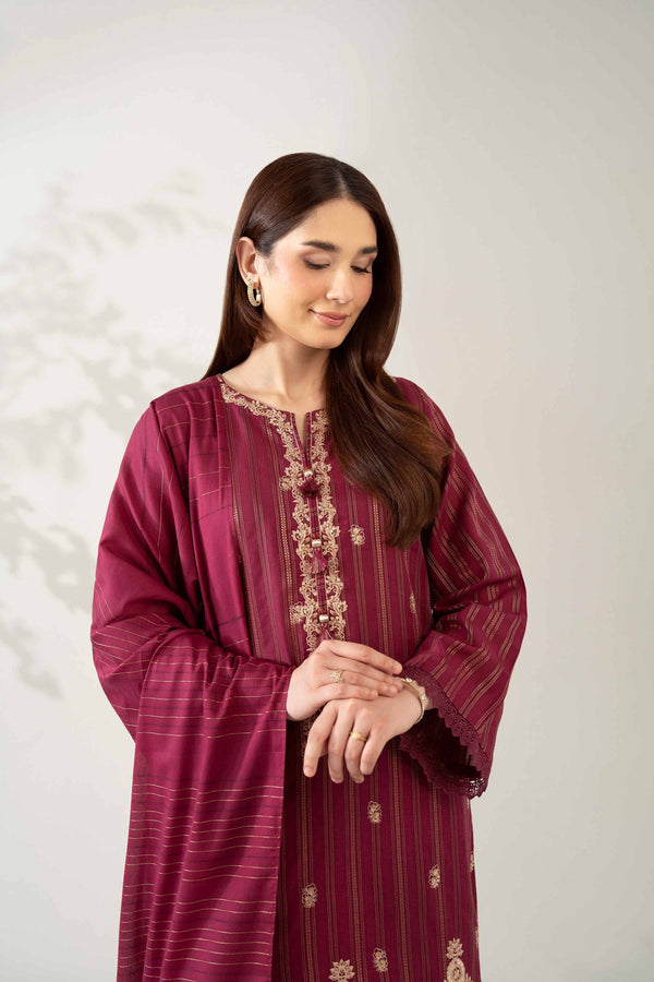 Nishat | Winter 25 | 42502605