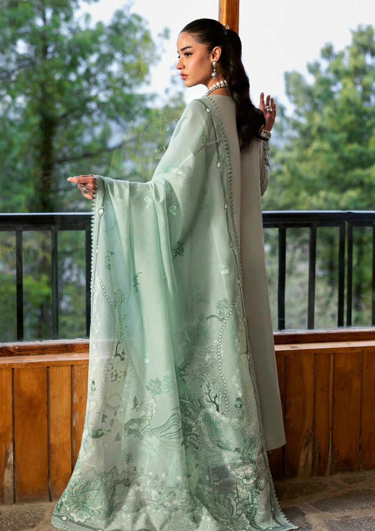 Lawn - Qalamkar - Qlinekari 25 - DC#15 - Elira