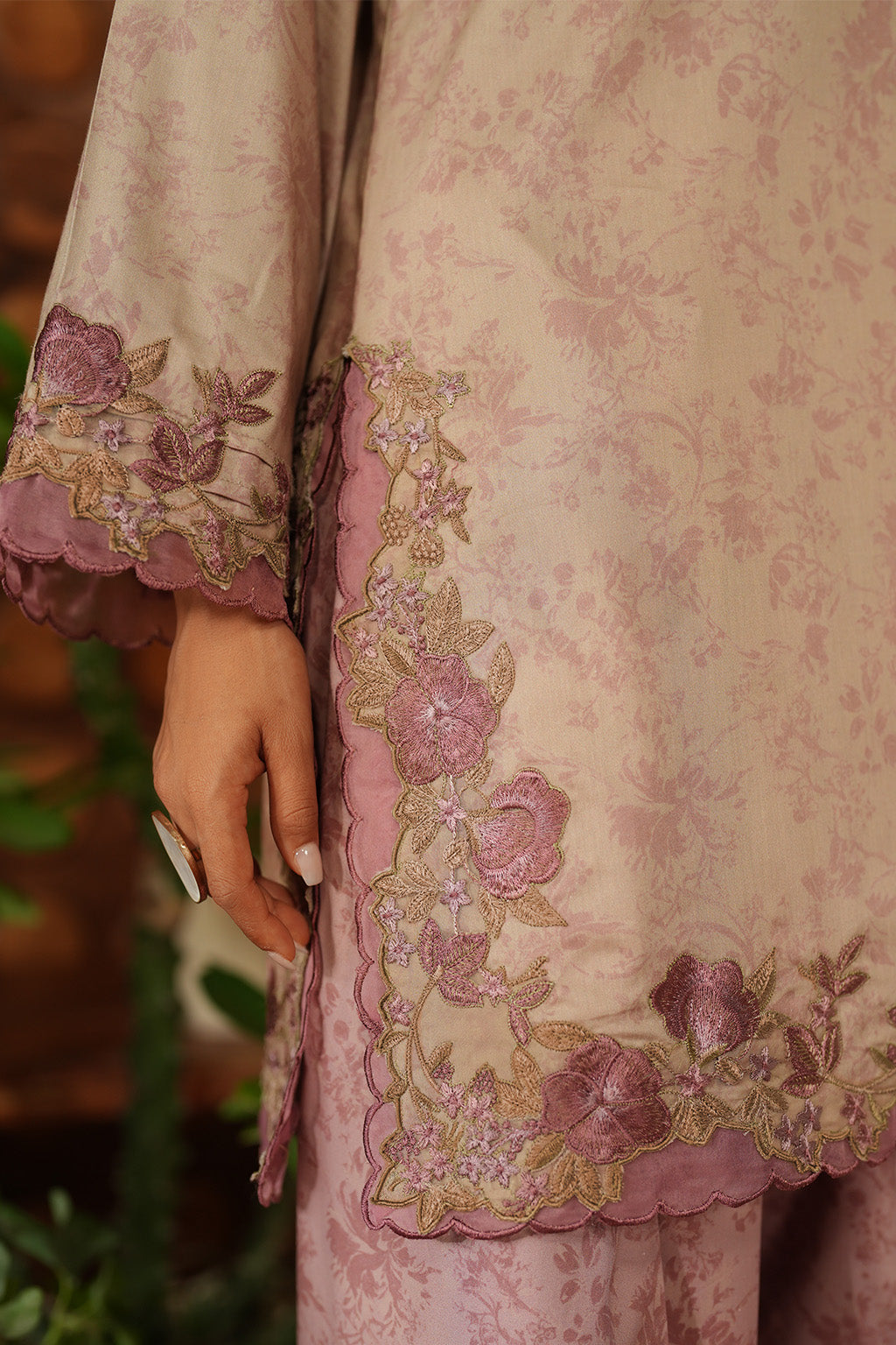 Iznik | Winter 25 | IPF-09 - Official Iznik - Agha Fabrics UK