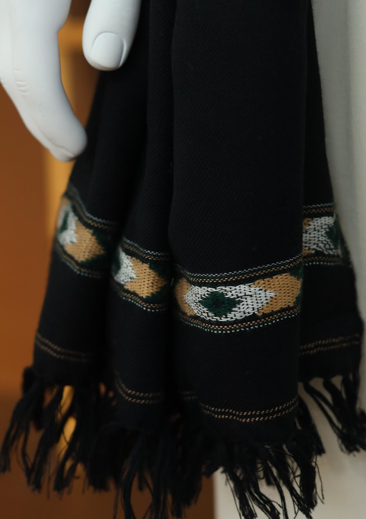 Men Shawls - Wool Shawls - D#34 - Black