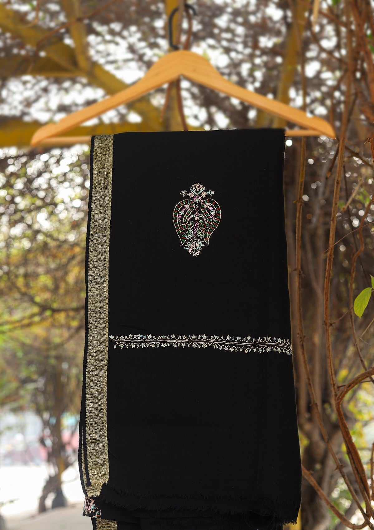 Wool Needle Work Shawl D - 33 - Black