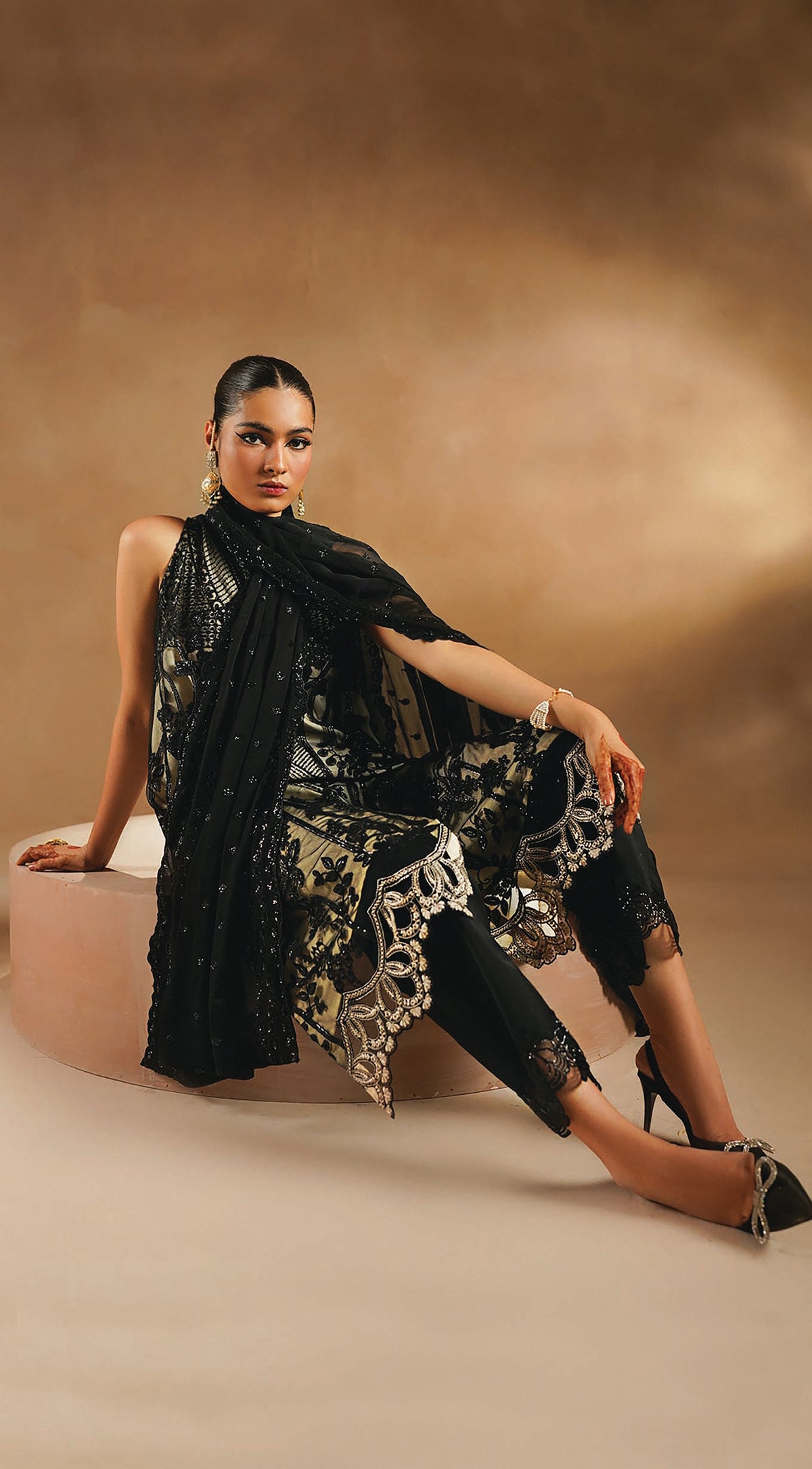 Myeesha | Nayab Formals | Siyaah