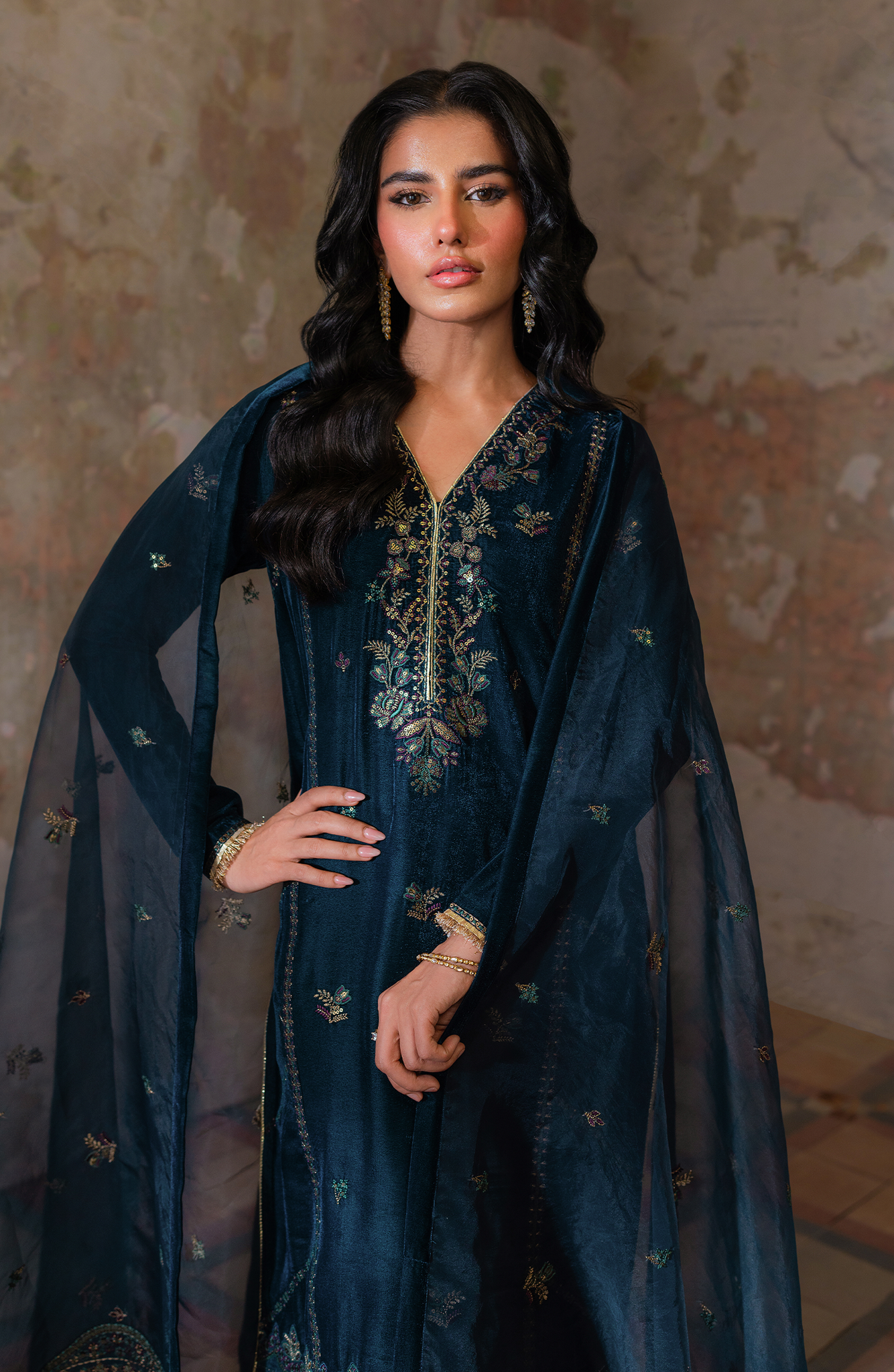 Seran | Velmor Velvet 24 | AYDEN