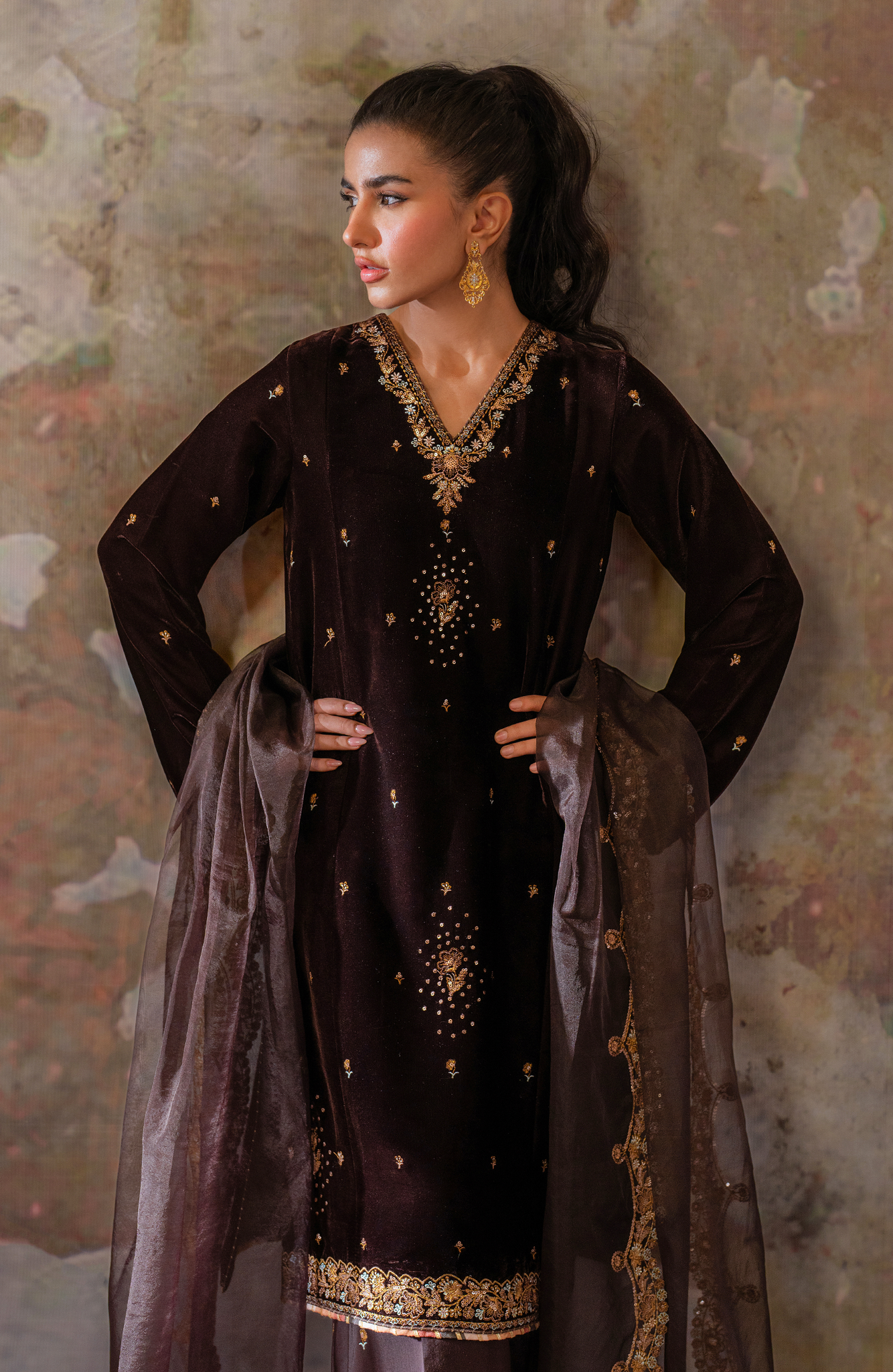 Seran | Velmor Velvet 24 | EMERA