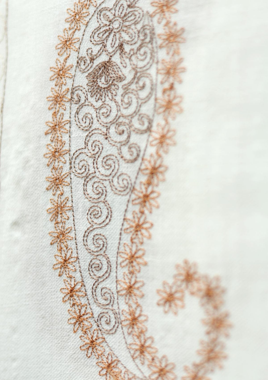 Ari Work Wool Shawl D - 48 - Off White - Official Shawls Niche - Agha Fabrics UK